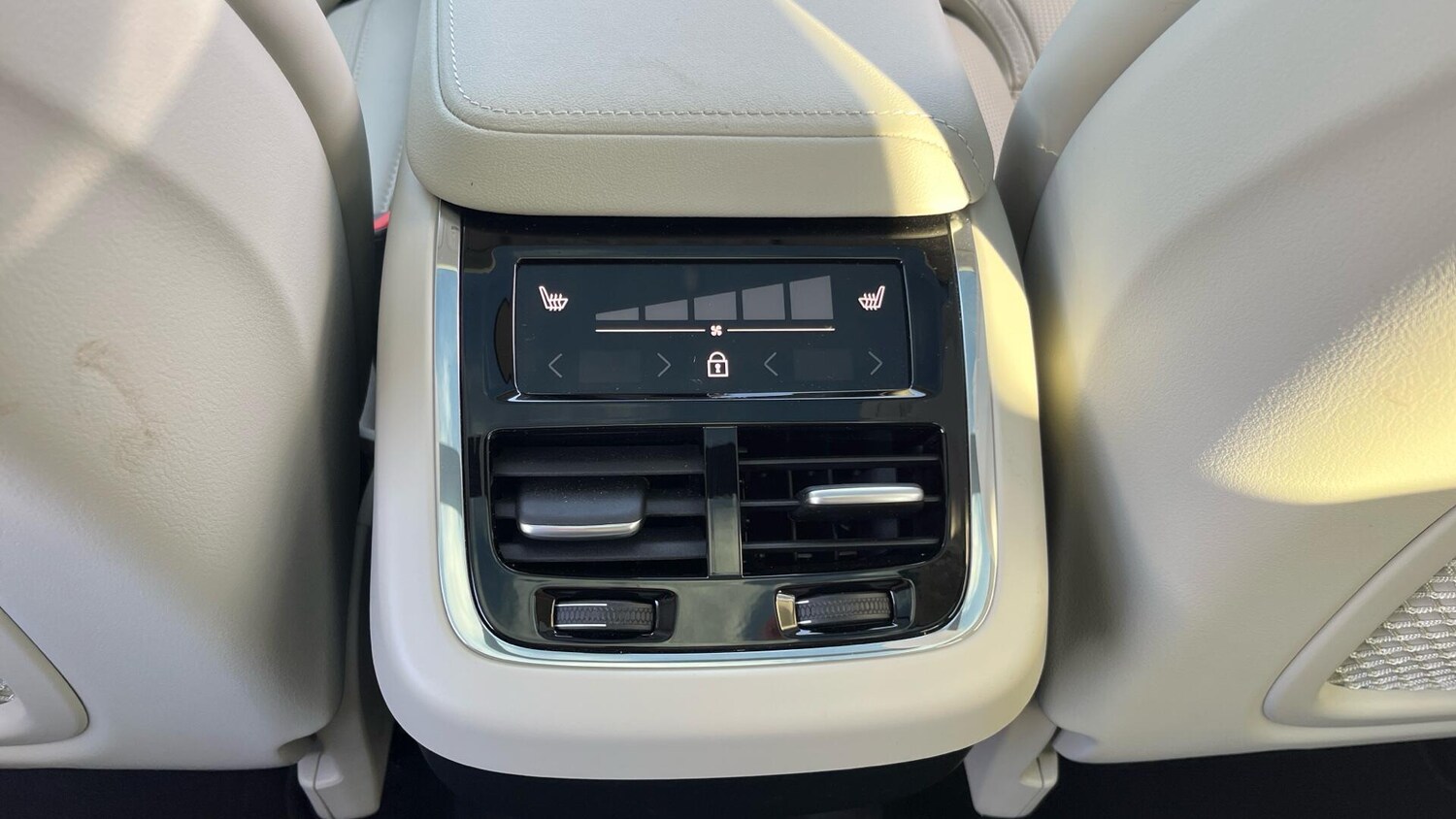 Used Volvo XC60 2025 for sale - 77344256: Photo 49