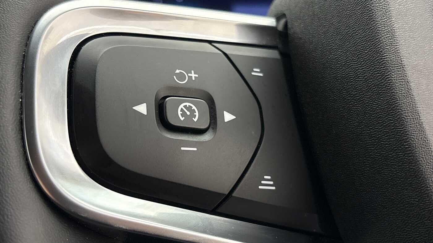 Used Volvo XC40 2025 for sale - 76409186: Photo 30