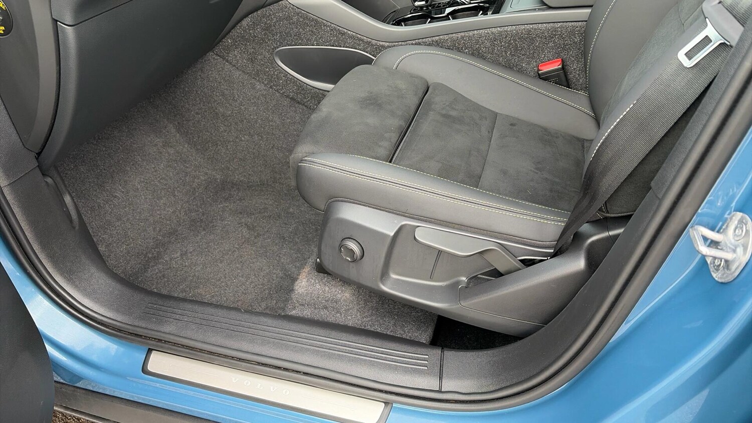 Used Volvo XC40 2025 for sale - 76409186: Photo 45