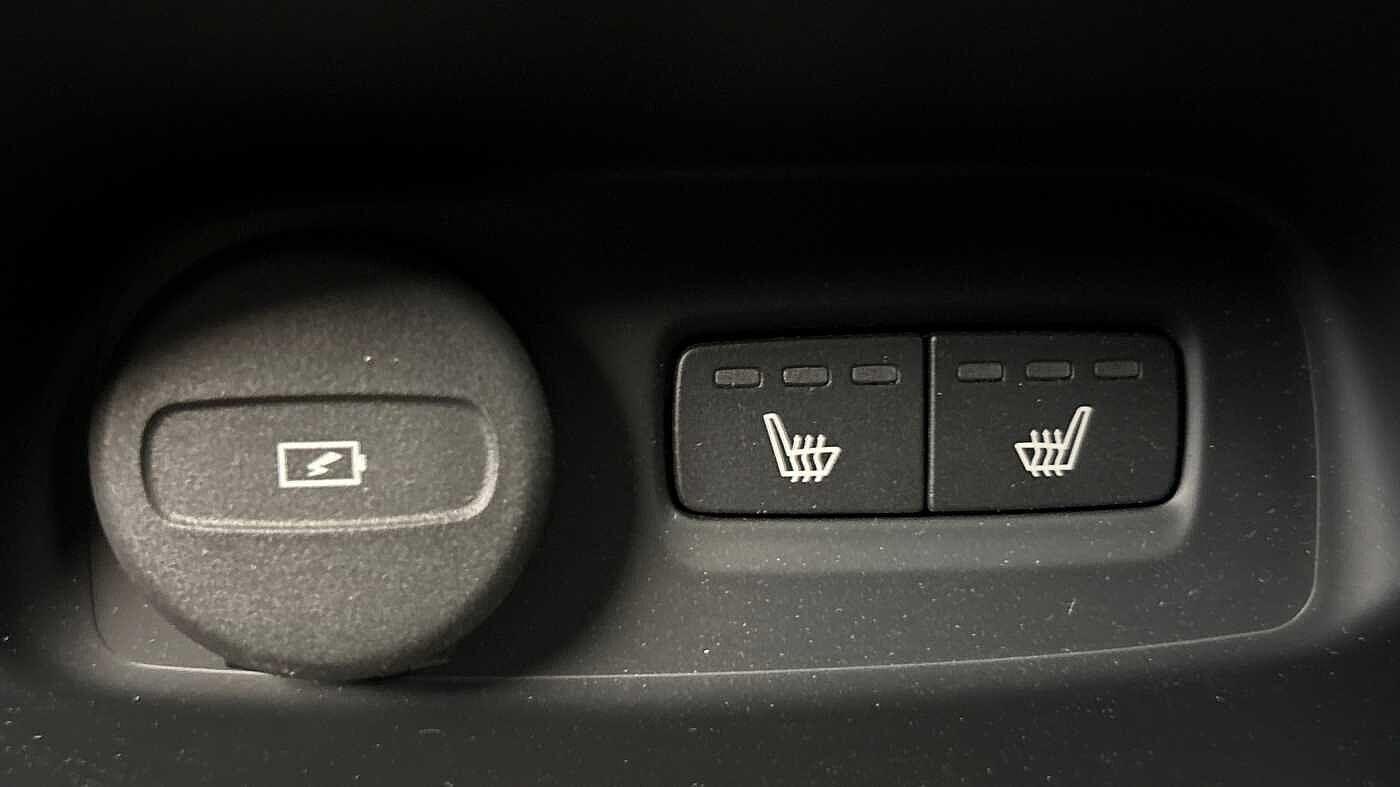 Used Volvo XC40 2025 for sale - 76408725: Photo 17