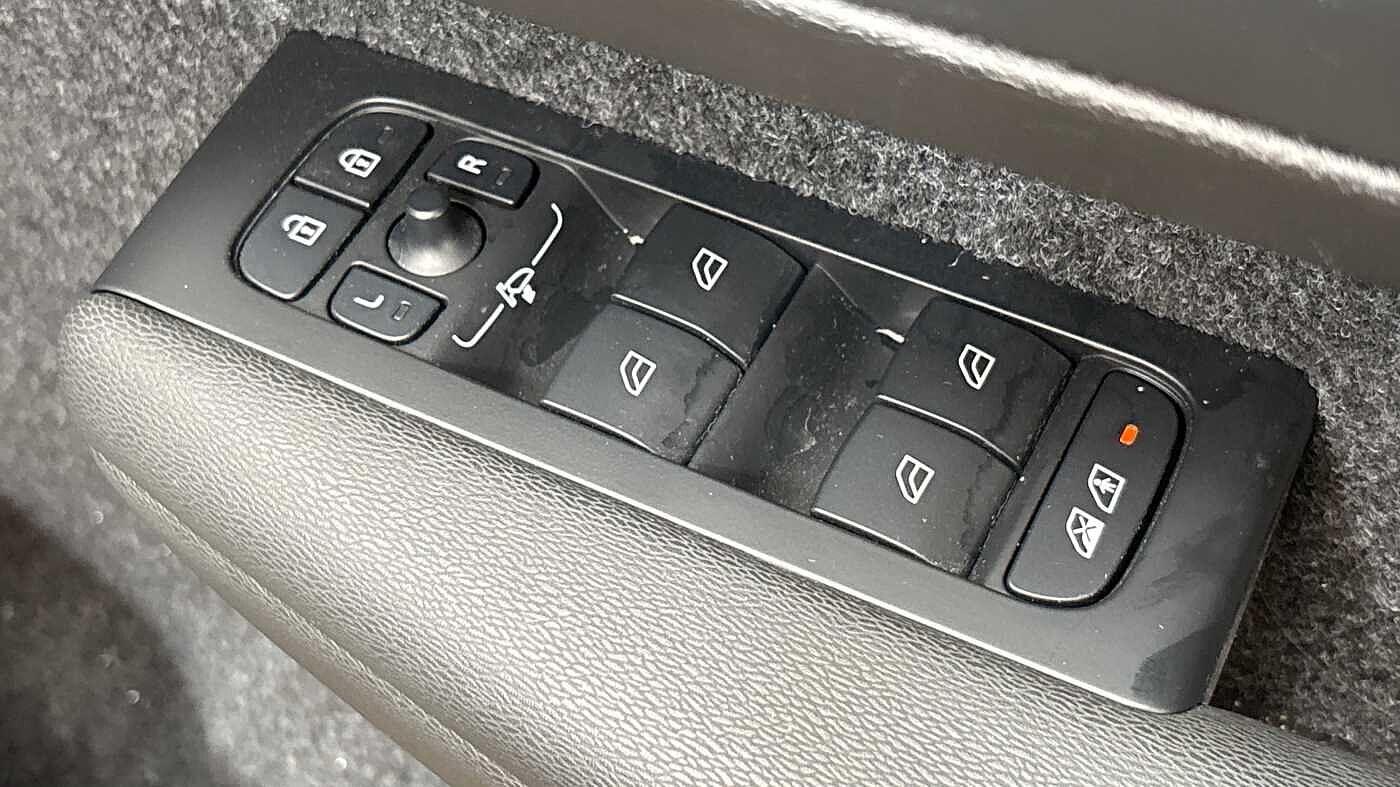 Used Volvo XC40 2025 for sale - 76408725: Photo 25