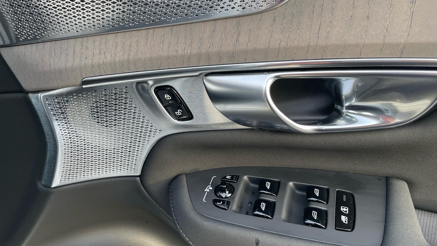 Used Volvo XC90 2025 for sale - 77120283: Photo 24