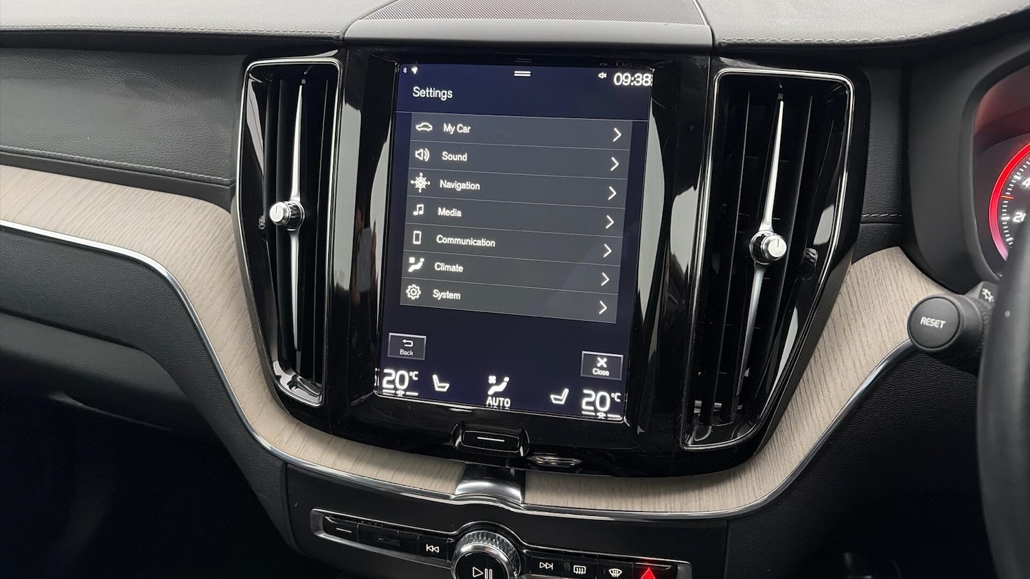 Used Volvo XC60 2021 for sale - 77029133: Photo 17