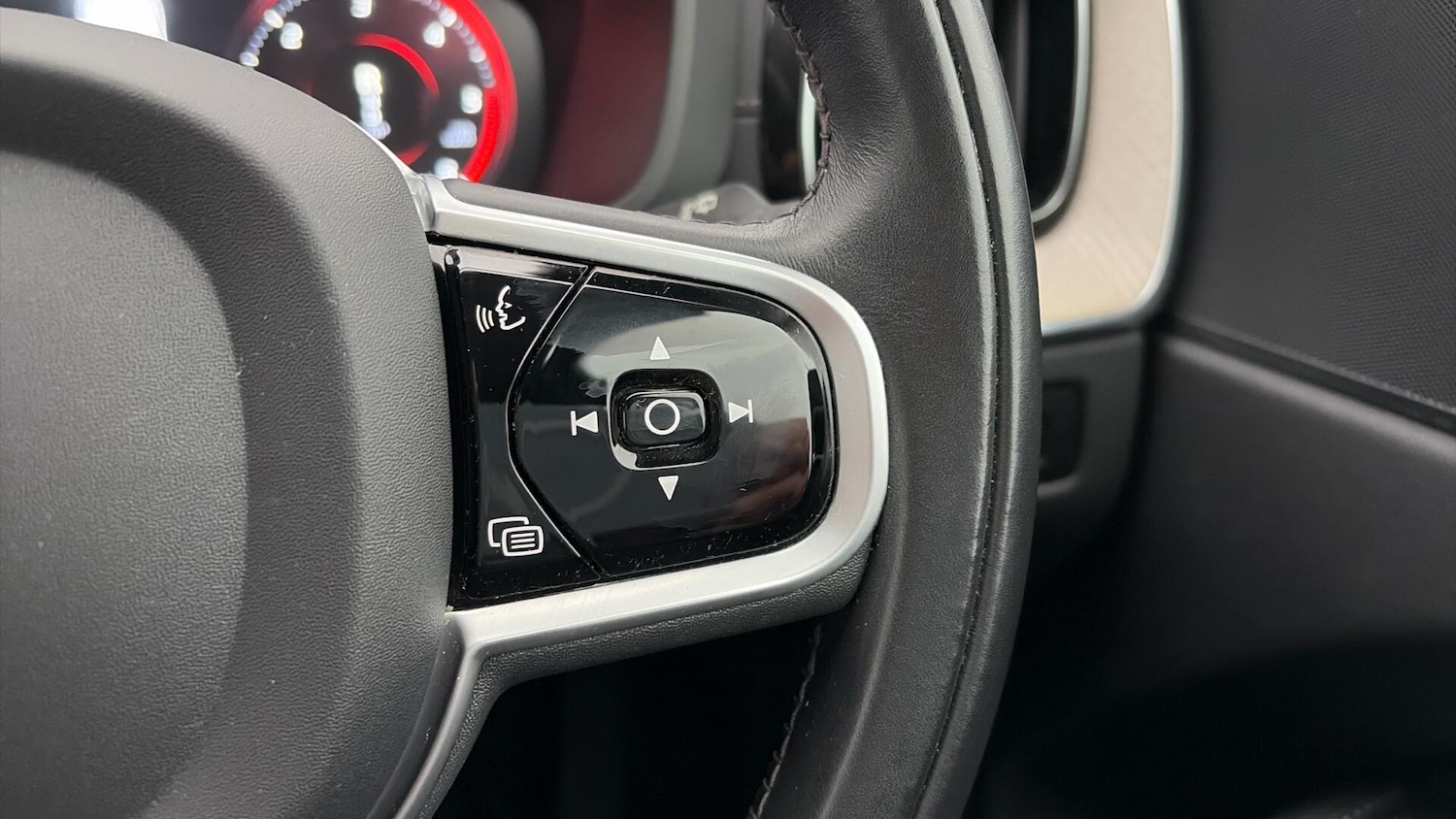 Used Volvo XC60 2021 for sale - 77029133: Photo 22