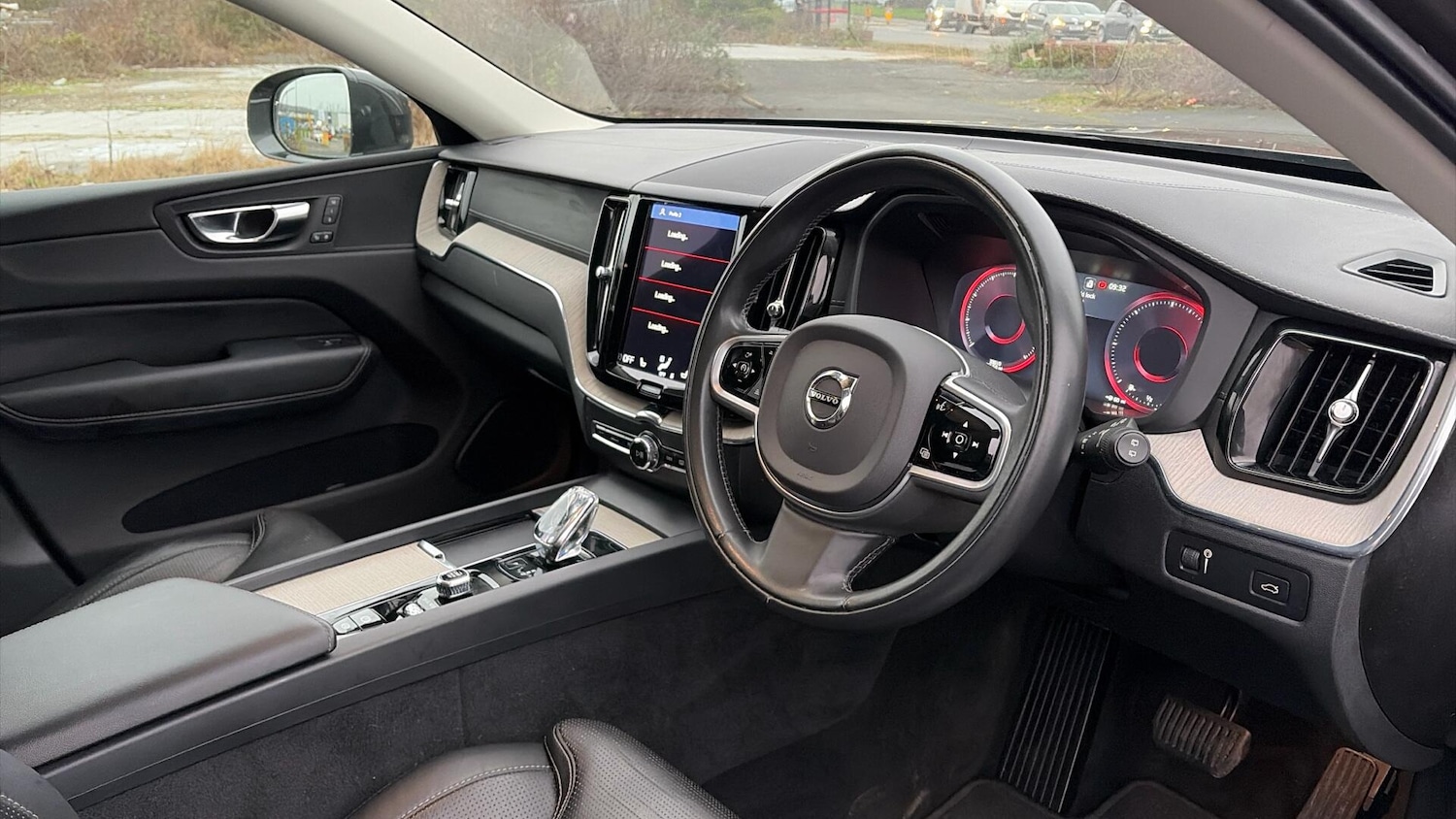 Used Volvo XC60 2021 for sale - 77029133: Photo 4