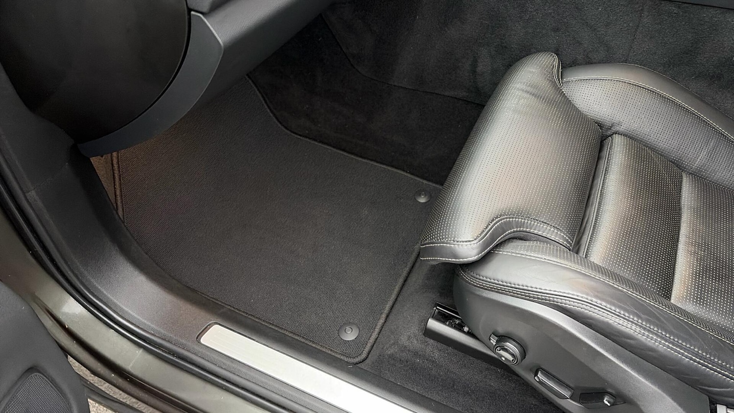 Used Volvo XC60 2021 for sale - 77029133: Photo 46