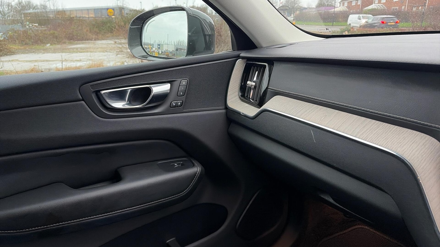 Used Volvo XC60 2021 for sale - 77029133: Photo 57