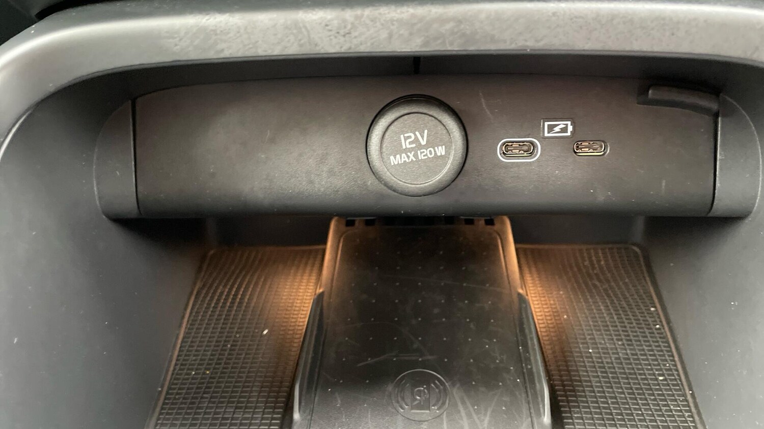 Used Volvo XC40 2024 for sale - 75670705: Photo 59