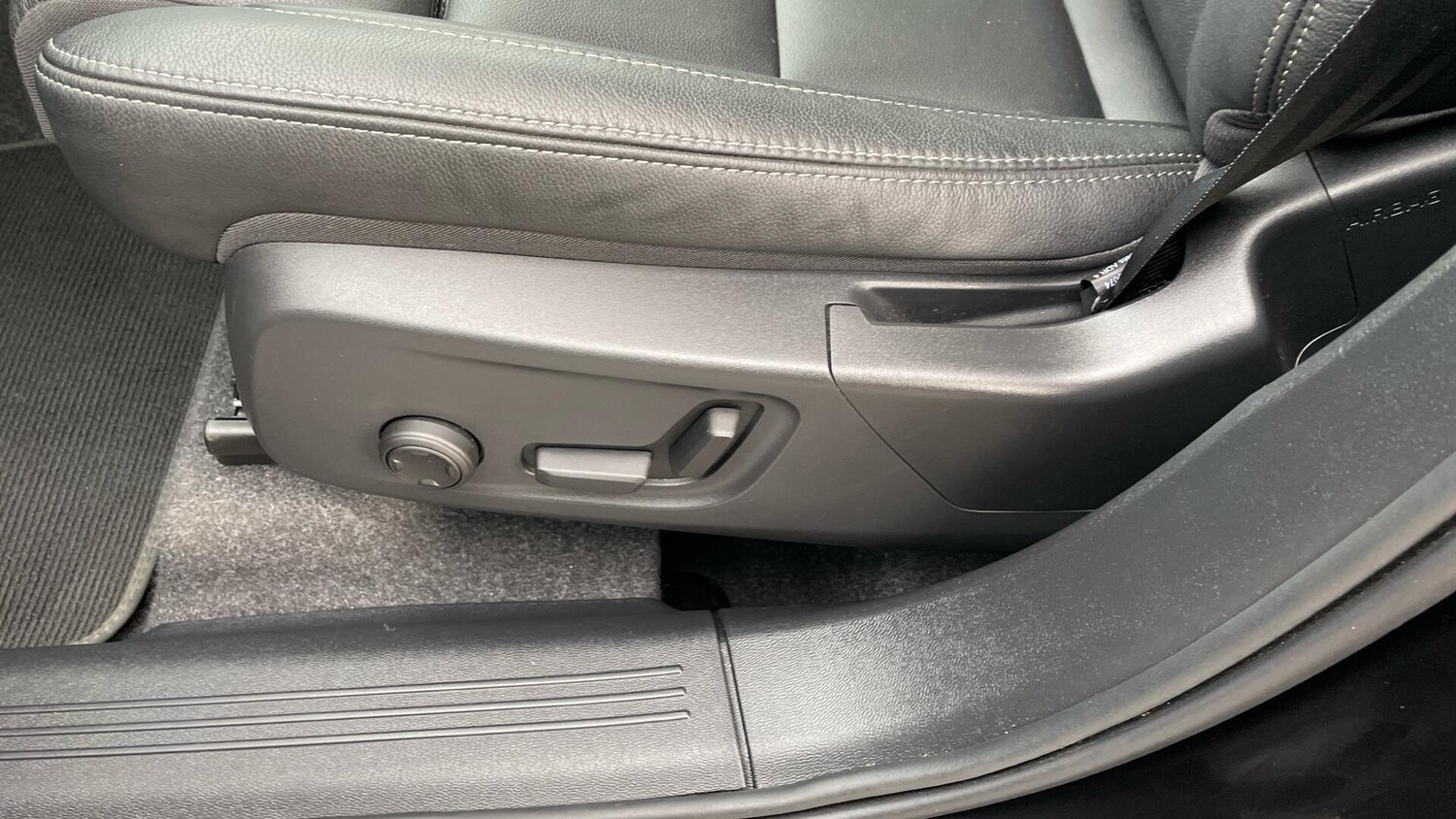 Used Volvo XC40 2024 for sale - 75670705: Photo 74