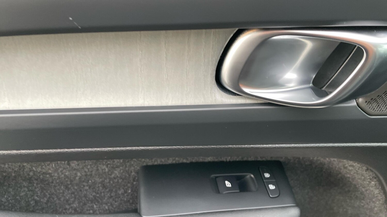 Used Volvo XC40 2024 for sale - 75670705: Photo 76