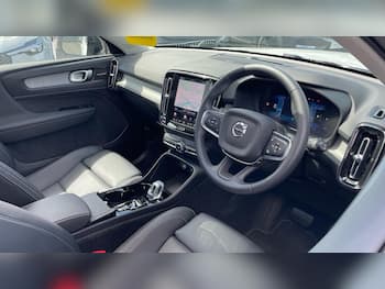 Used Volvo XC40 2025 for sale - 79780536: Photo