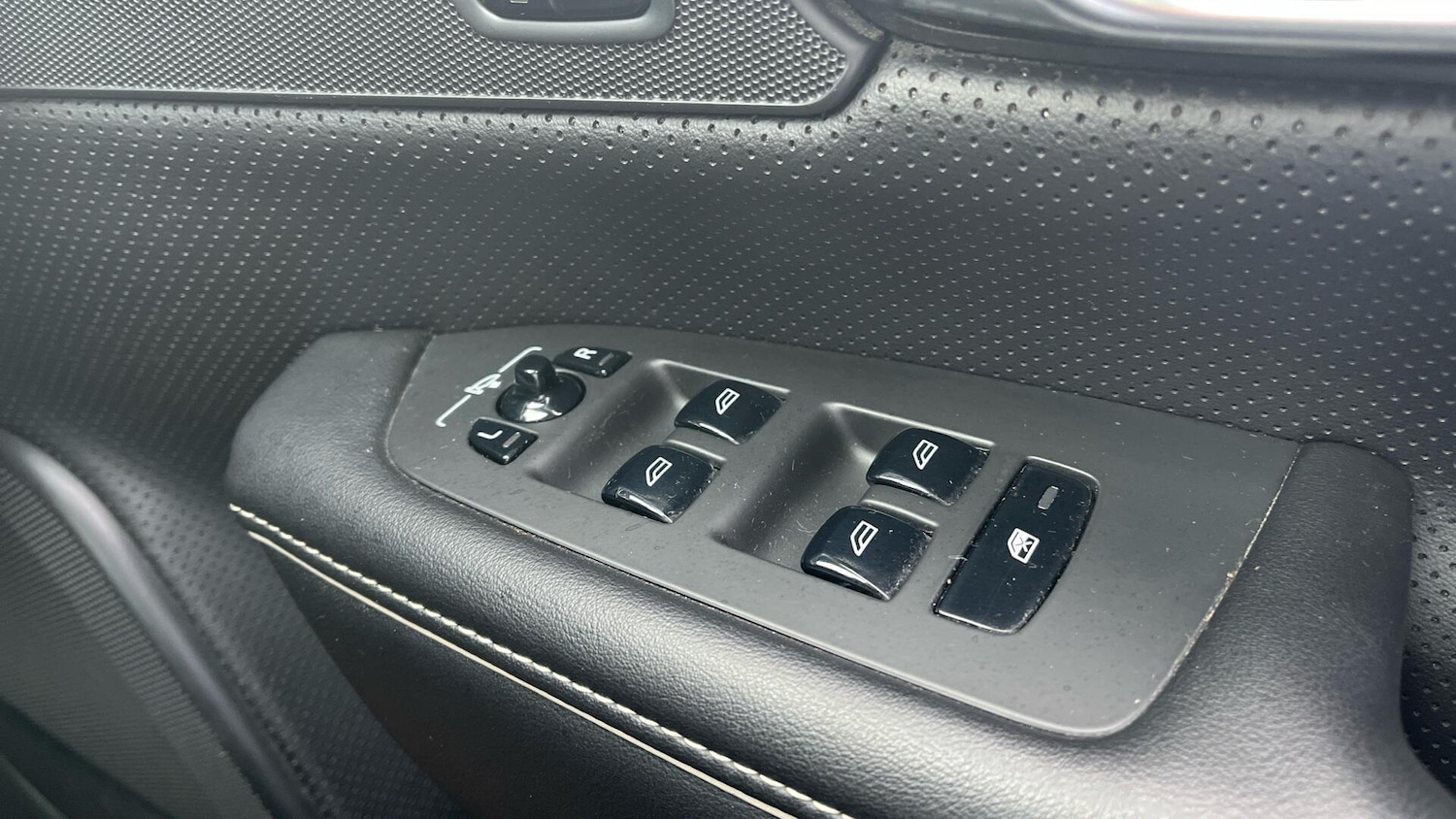 Used Volvo S90 2017 for sale - 76031944: Photo 21