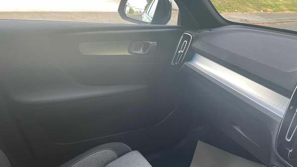 Used Volvo XC40 2024 for sale - 74642974: Photo 31