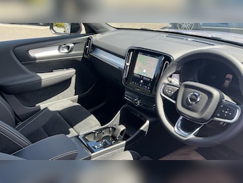 Used Volvo XC40 2026 for sale - 79093145: Photo