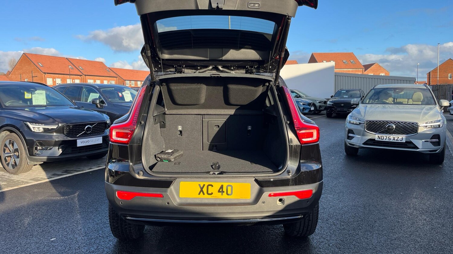 Used Volvo XC40 2025 for sale - 76592261: Photo 13