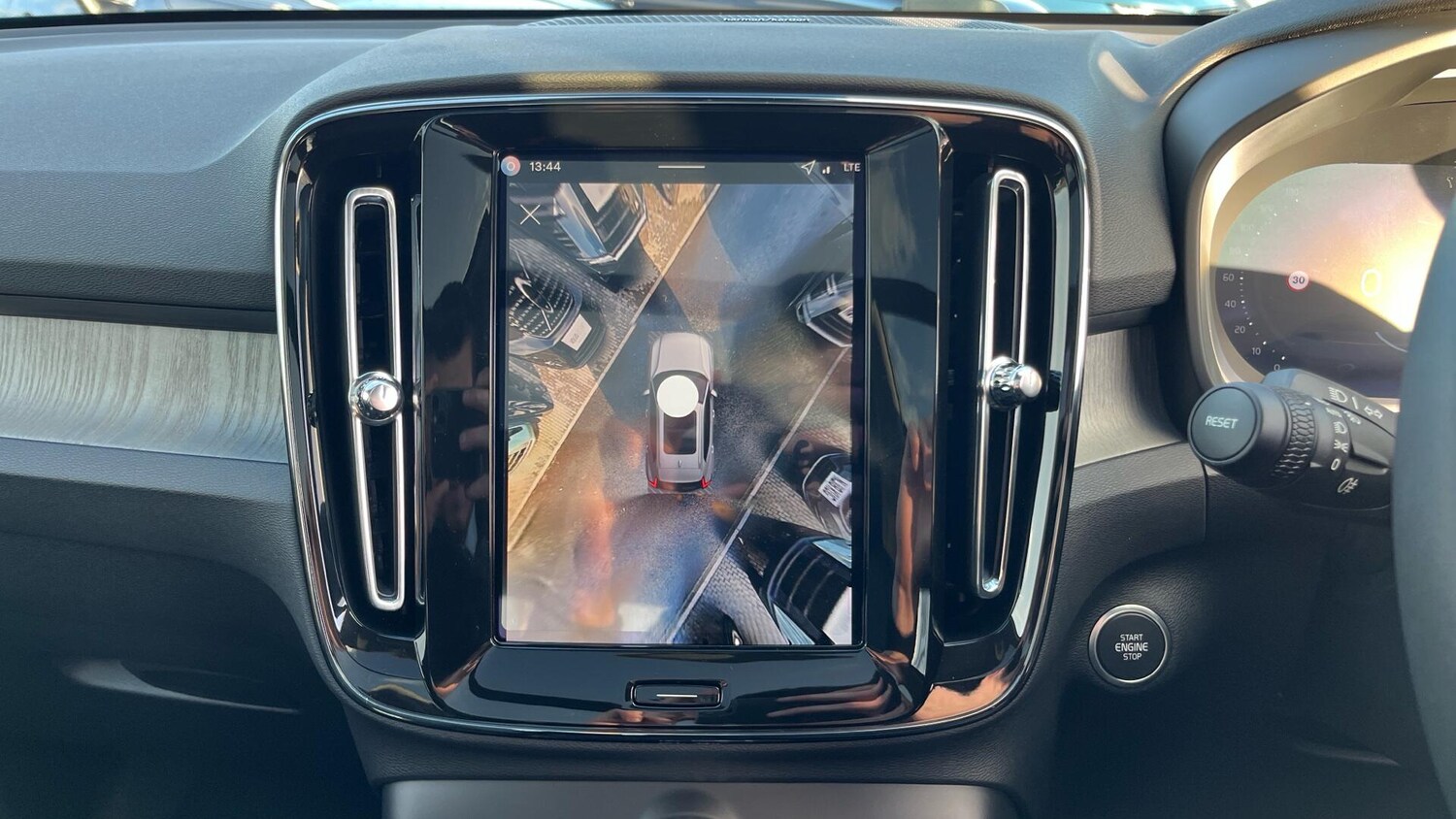 Used Volvo XC40 2025 for sale - 76592261: Photo 17