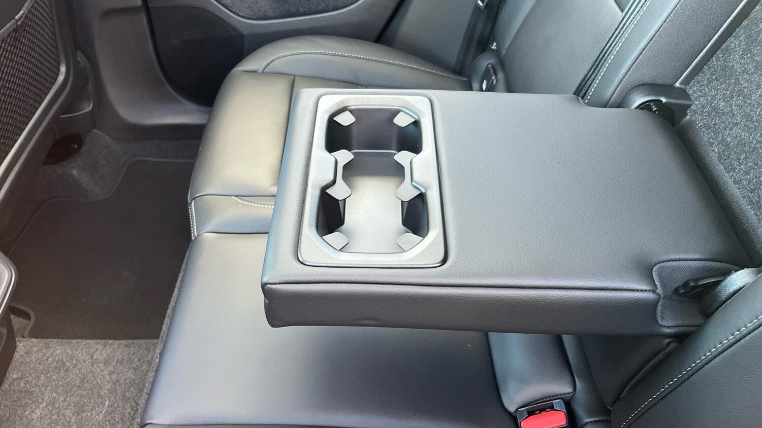 Used Volvo XC40 2025 for sale - 76592261: Photo 32