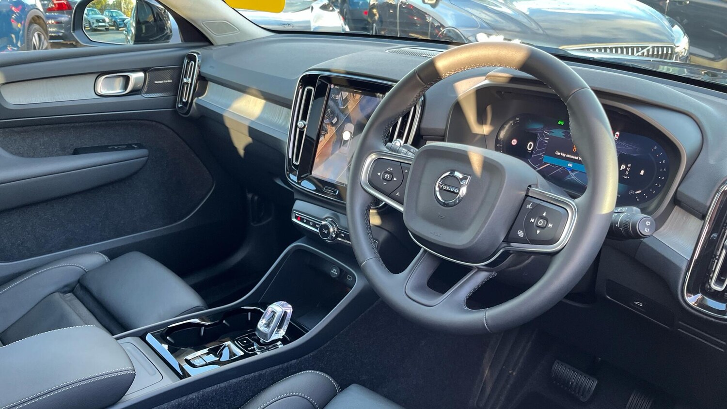 Used Volvo XC40 2025 for sale - 76592261: Photo 4