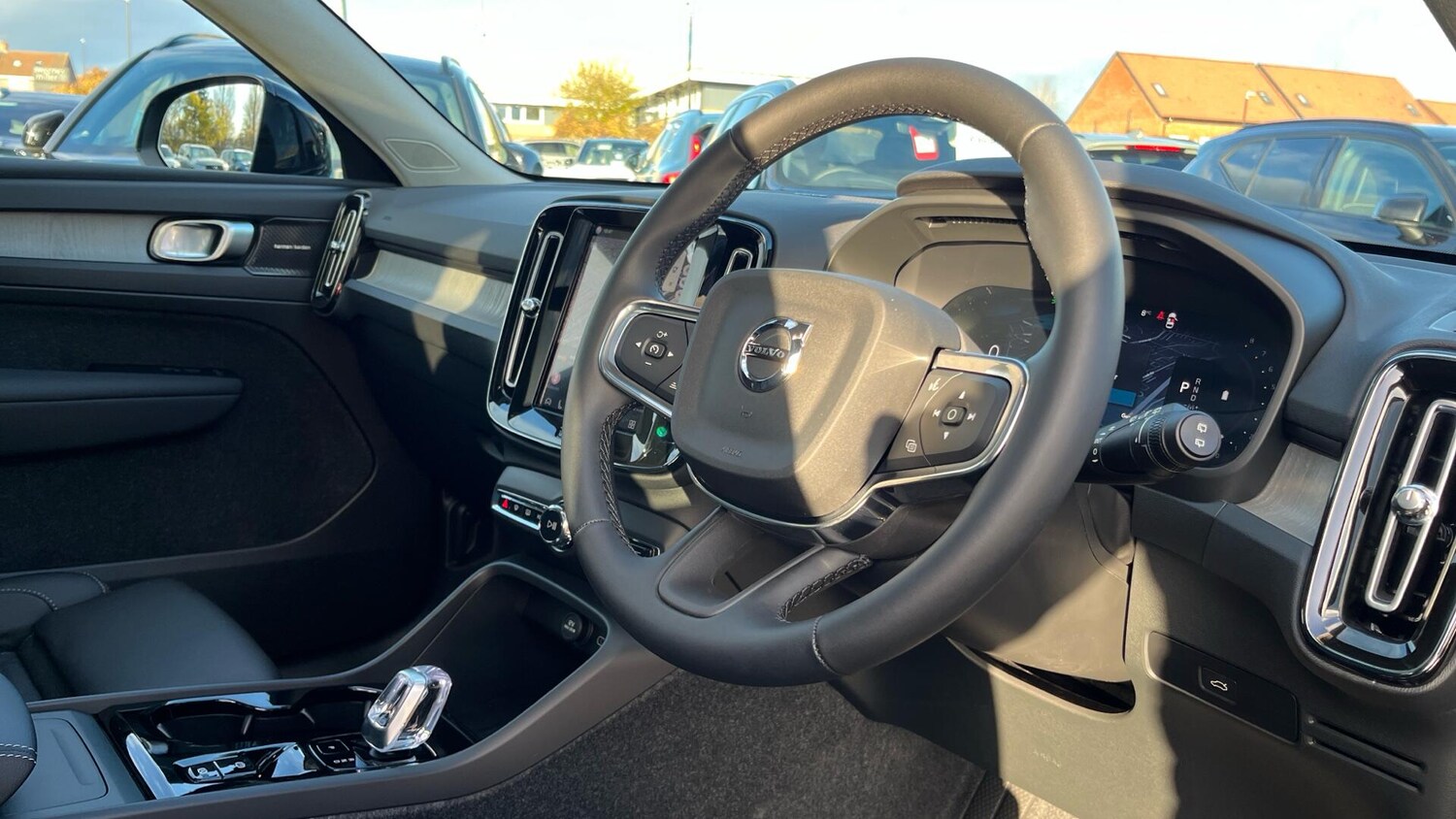 Used Volvo XC40 2025 for sale - 76592261: Photo 40