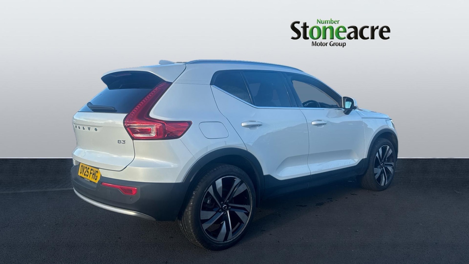 Used Volvo XC40 2025 for sale - 76995436: Photo 2