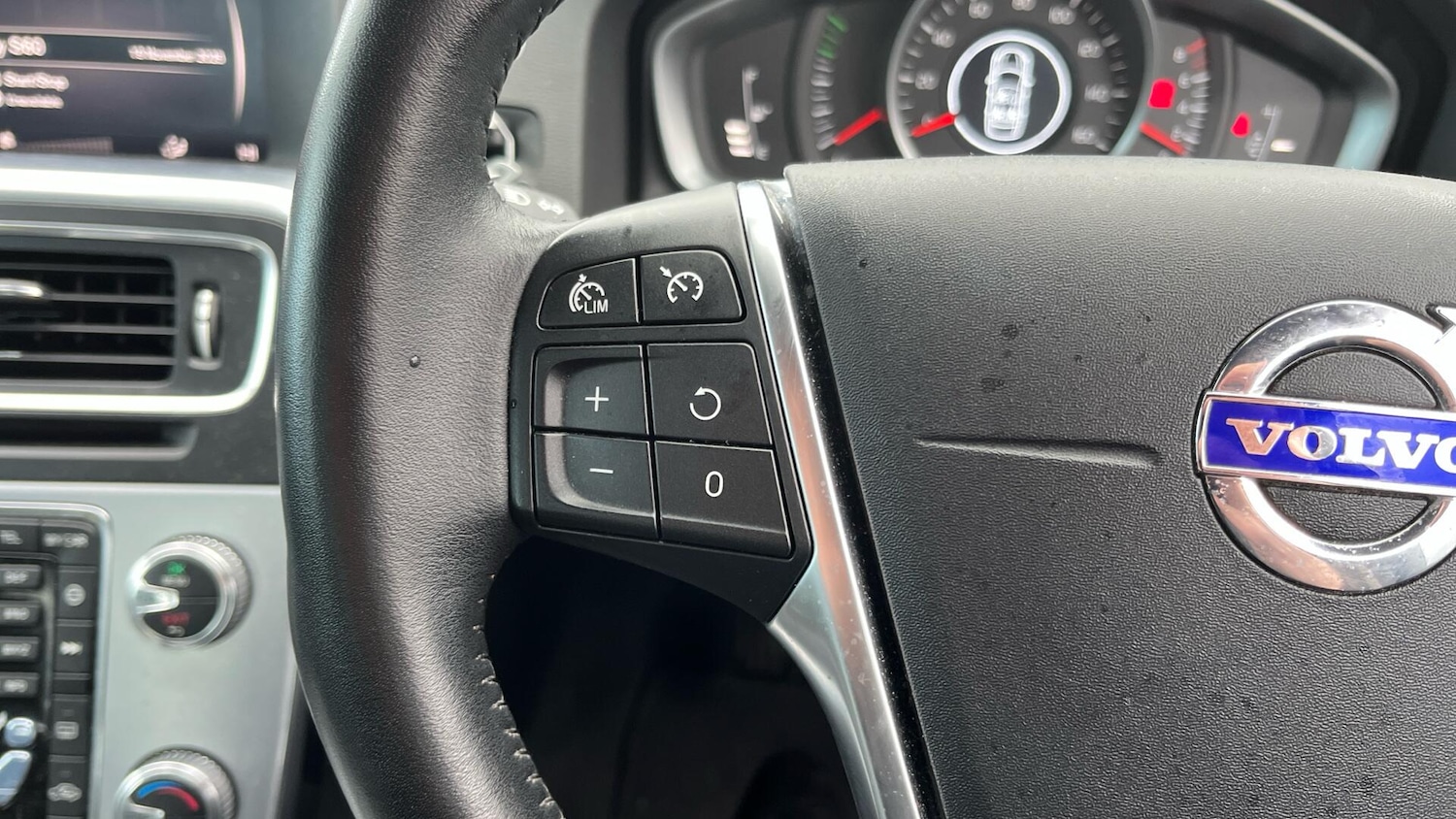 Used Volvo S60 2018 for sale - 76612999: Photo 19