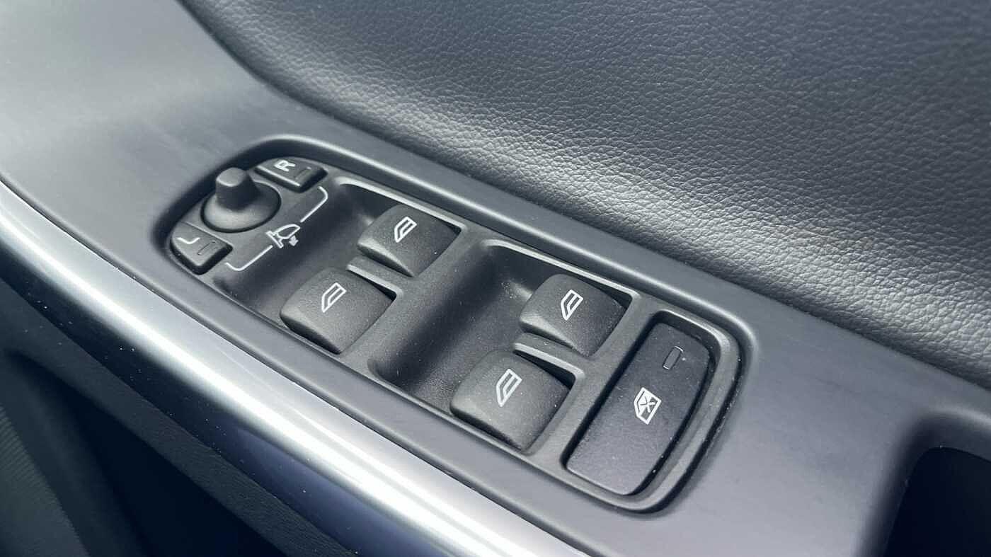 Used Volvo XC60 2017 for sale - 77738098: Photo 26