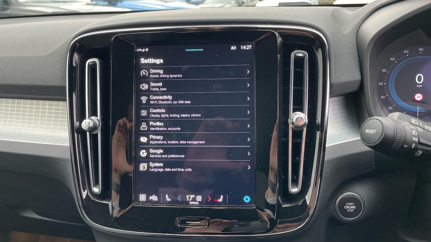 Used Volvo XC40 for sale - 77304876: Photo 24