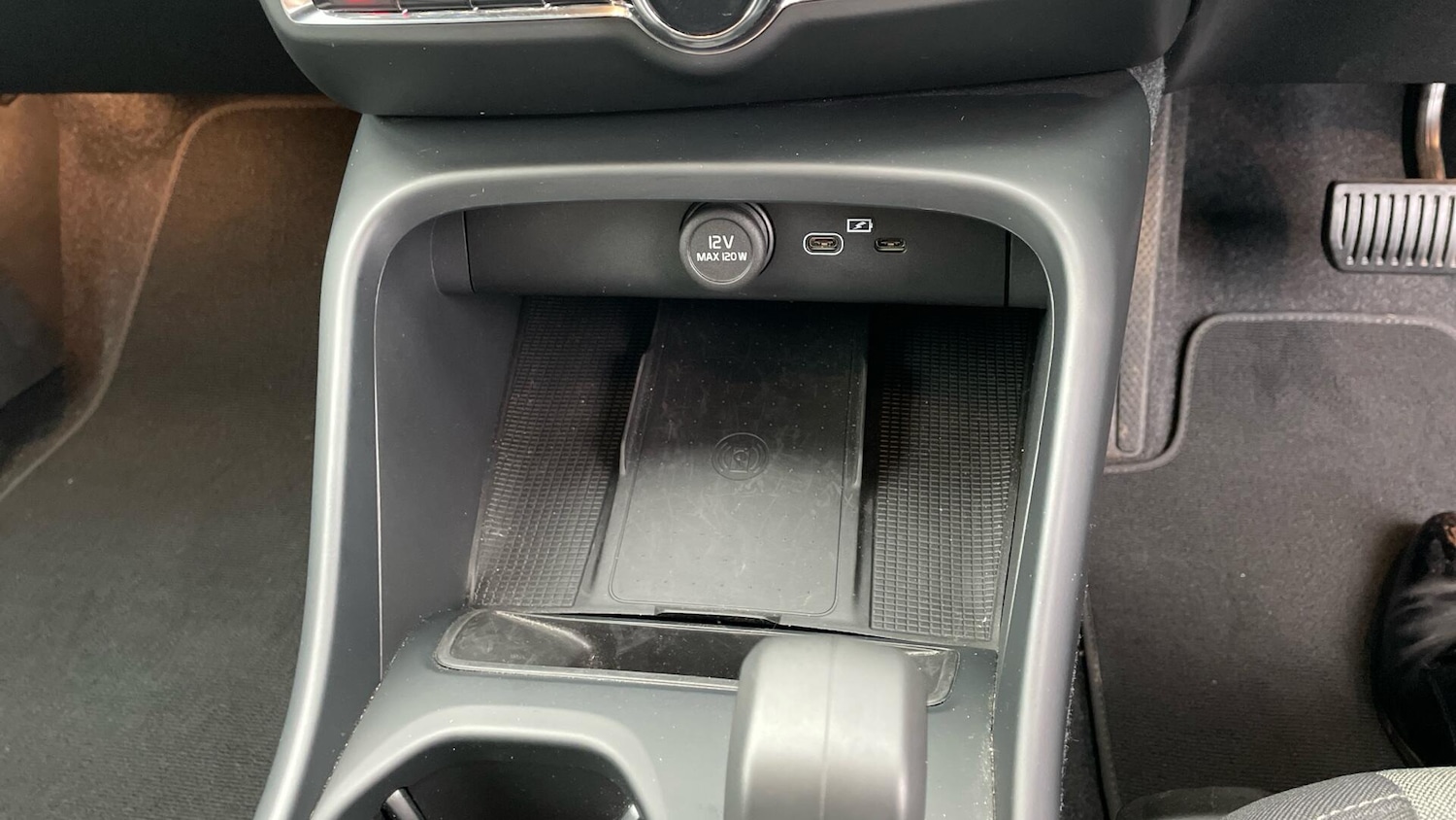 Used Volvo XC40 for sale - 77304876: Photo 25