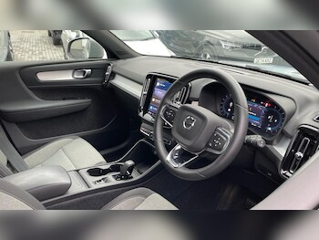 Used Volvo XC40 2023 for sale - 77304876: Photo