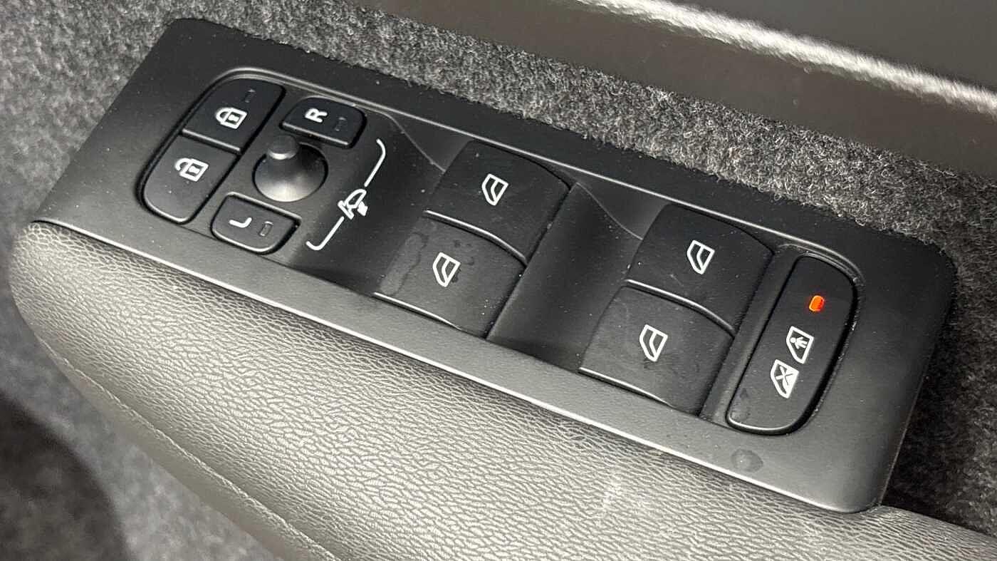 Used Volvo XC40 2025 for sale - 76408675: Photo 25