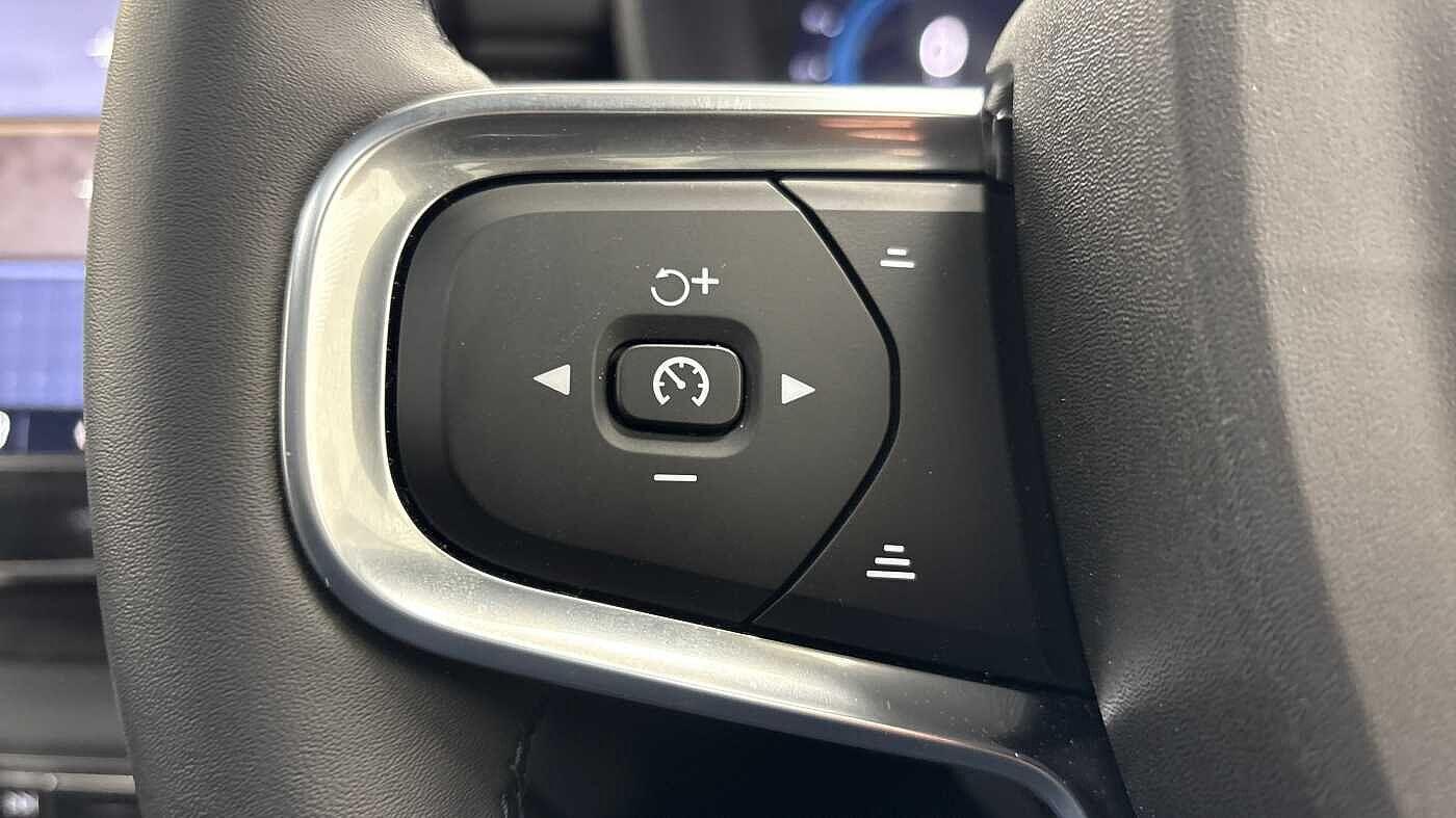 Used Volvo XC40 2025 for sale - 76408675: Photo 31