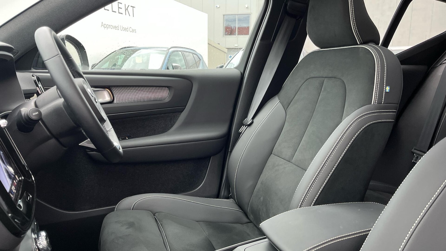 Used Volvo XC40 2025 for sale - 76408675: Photo 44