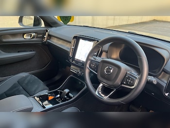 Used Volvo XC40 2024 for sale - 76592946: Photo