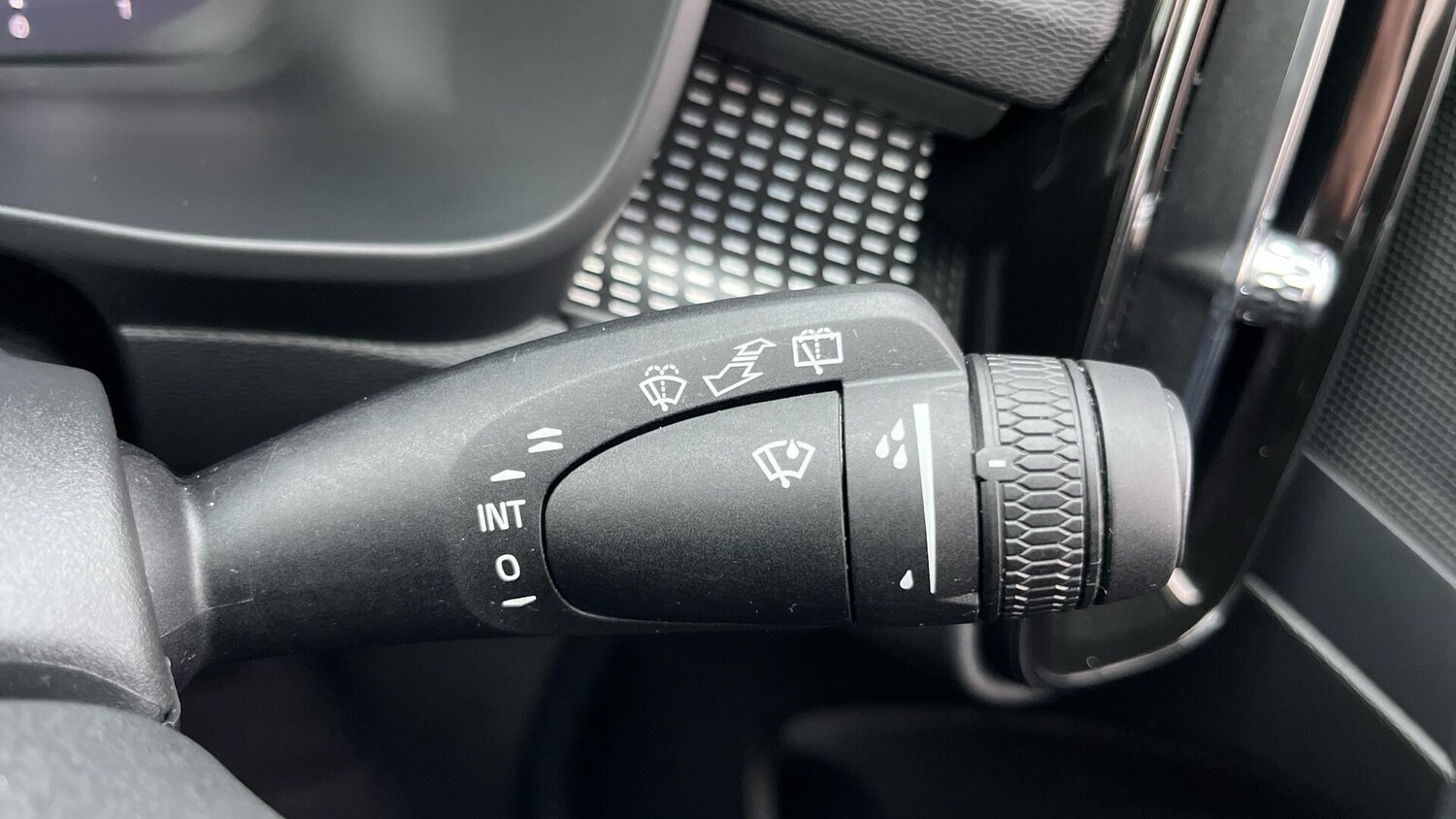 Used Volvo XC40 2025 for sale - 76887155: Photo 21