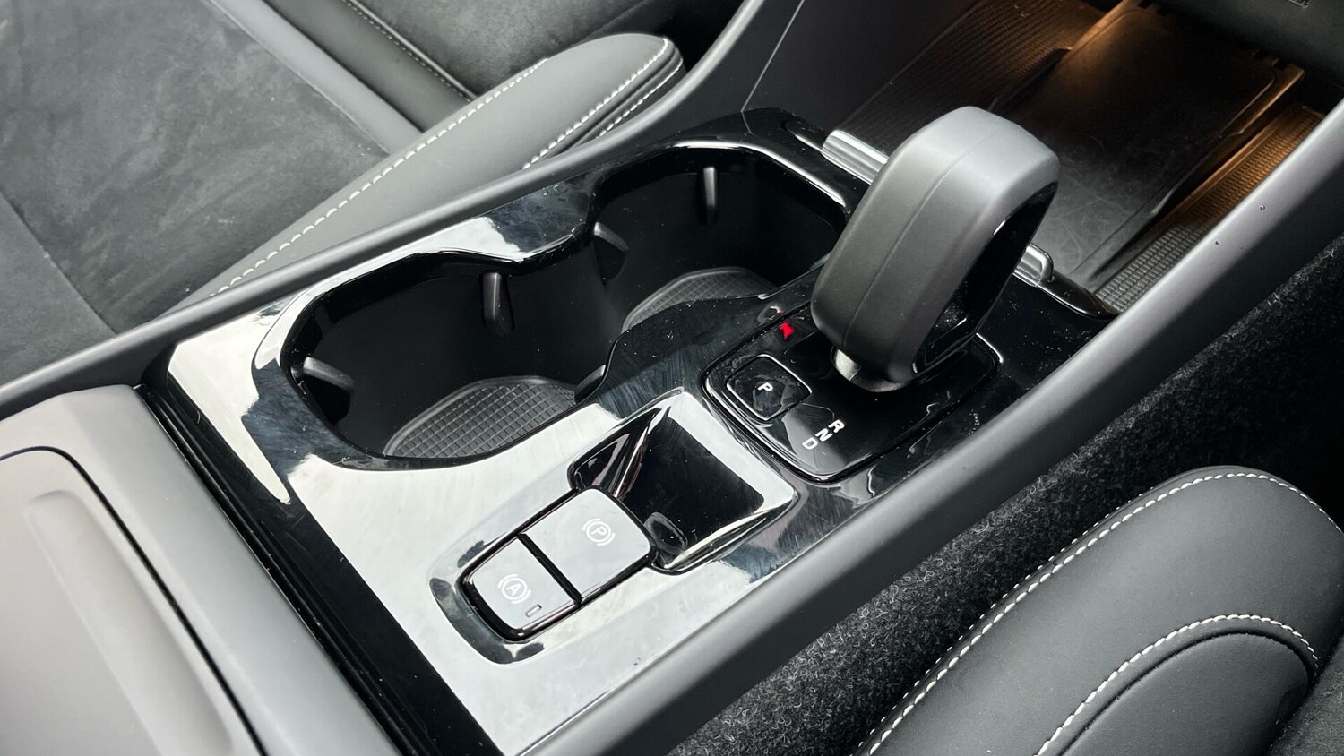 Used Volvo XC40 2025 for sale - 76887155: Photo 24