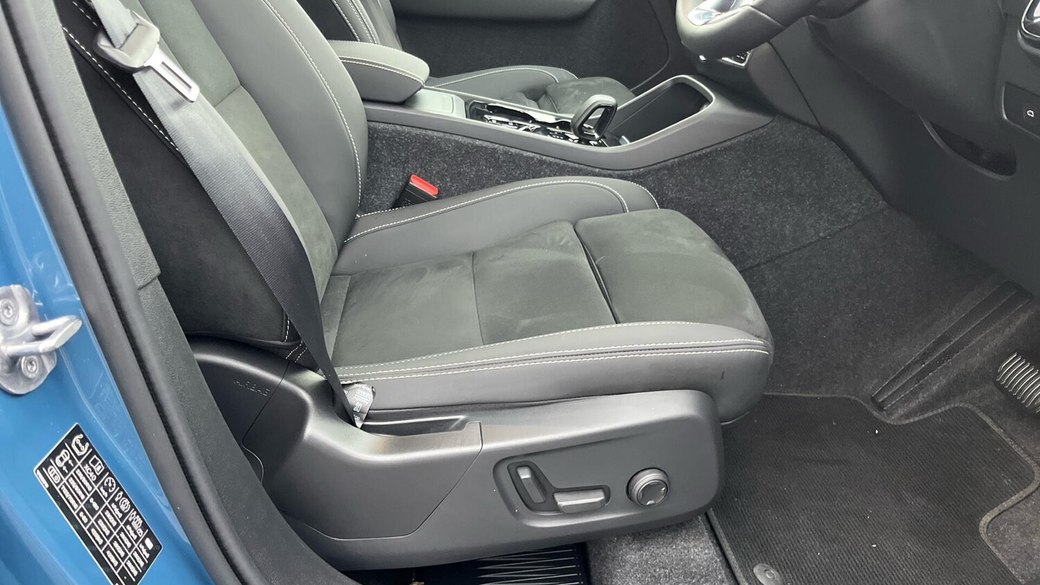 Used Volvo XC40 2025 for sale - 76887155: Photo 28