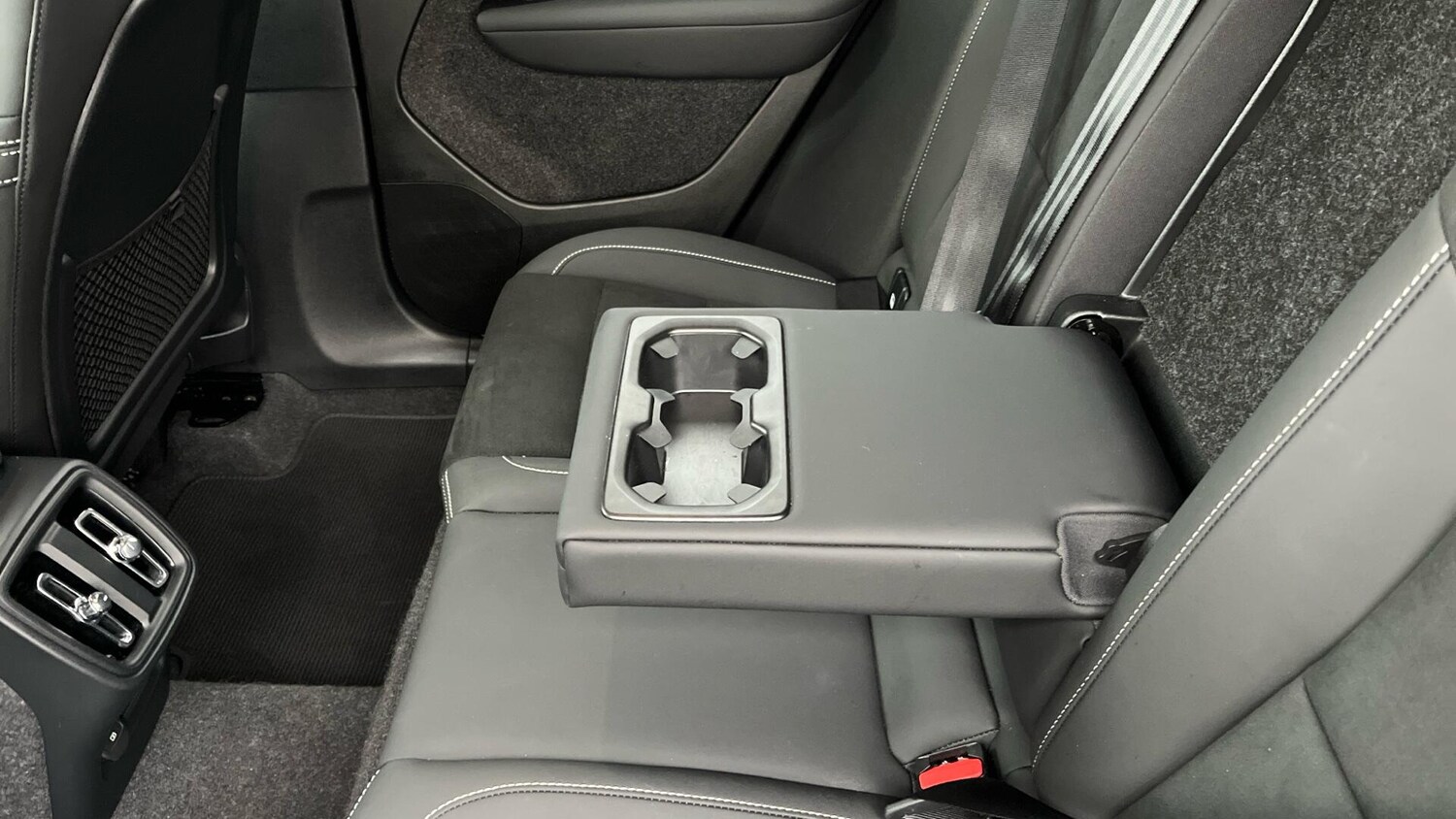 Used Volvo XC40 2025 for sale - 76887155: Photo 31