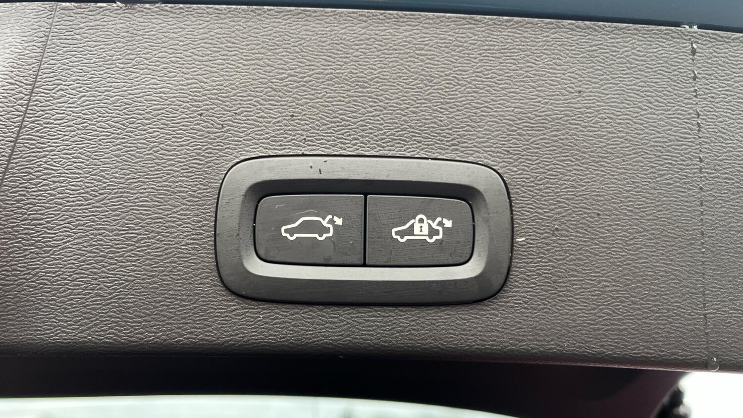 Used Volvo XC40 2025 for sale - 76887155: Photo 32