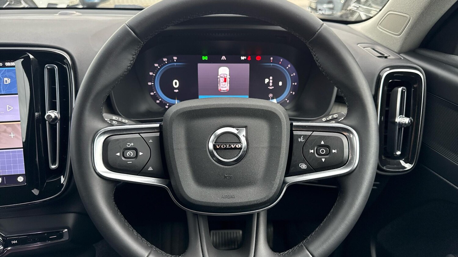 Used Volvo XC40 2023 for sale - 76071919: Photo 10