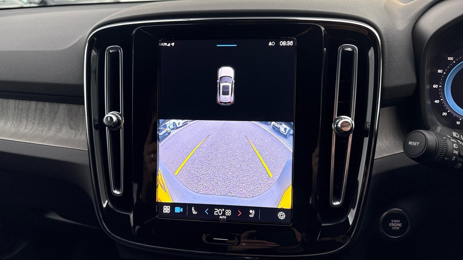 Used Volvo XC40 2023 for sale - 76071919: Photo 17