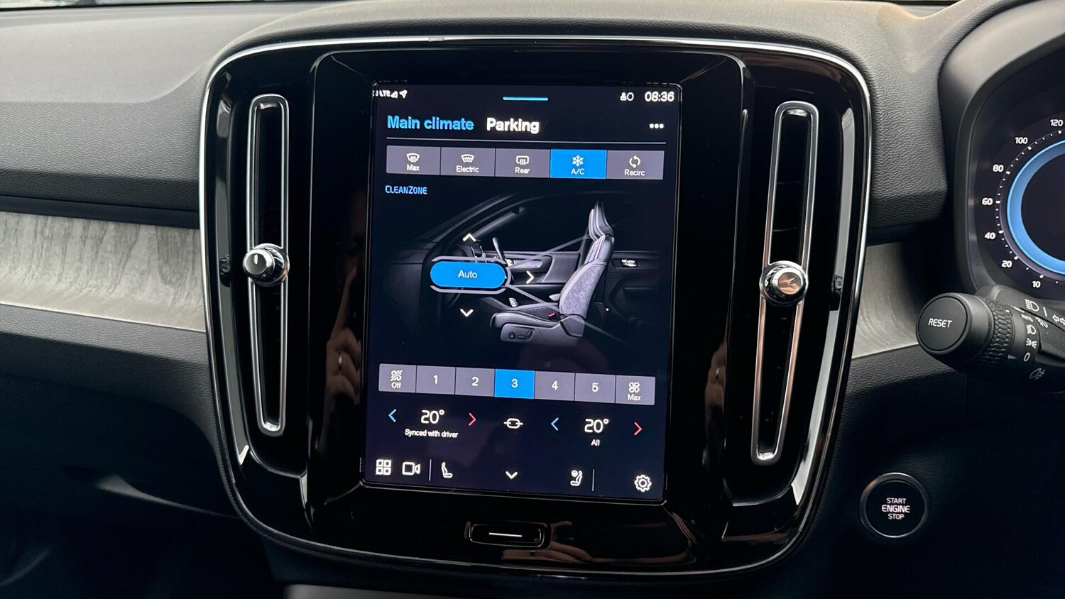 Used Volvo XC40 2023 for sale - 76071919: Photo 18