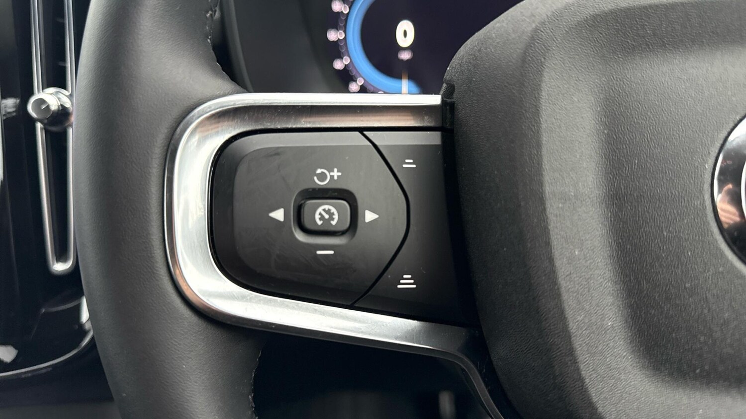 Used Volvo XC40 2023 for sale - 76071919: Photo 20