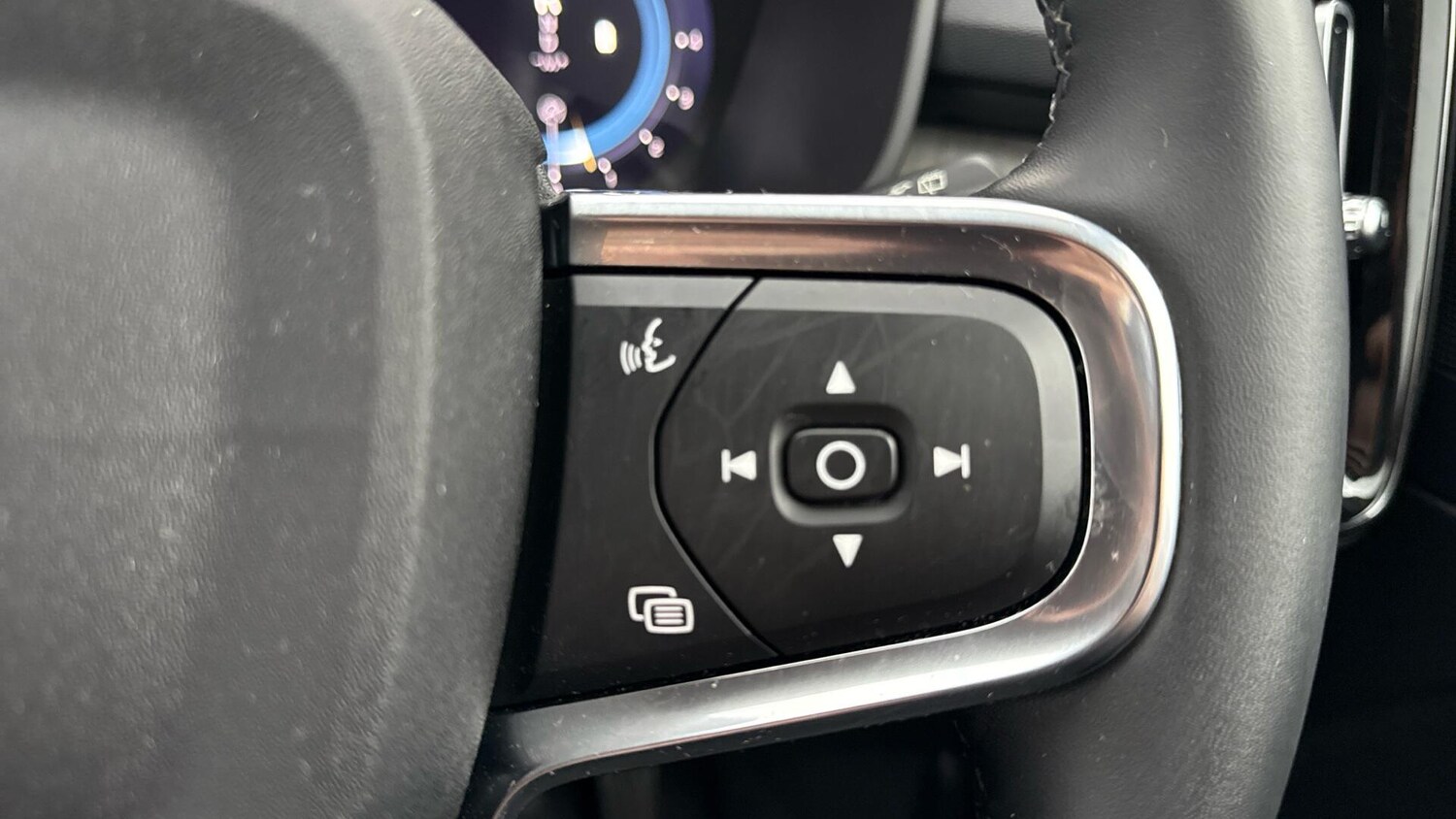 Used Volvo XC40 2023 for sale - 76071919: Photo 21