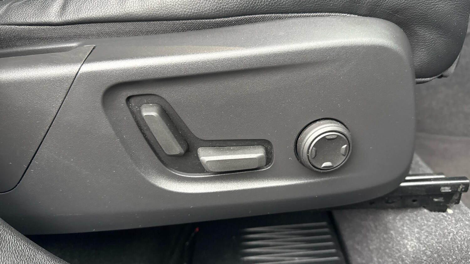 Used Volvo XC40 2023 for sale - 76071919: Photo 26