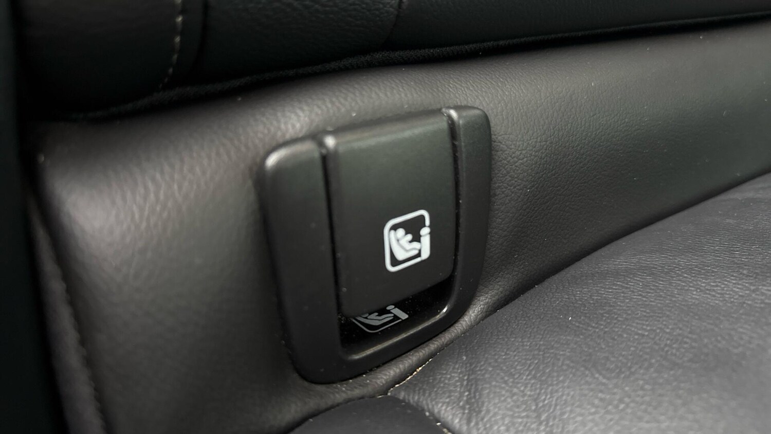 Used Volvo XC40 2023 for sale - 76071919: Photo 32