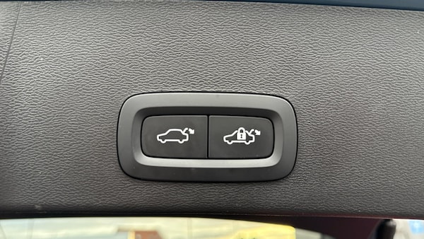 Used Volvo XC40 2023 for sale - 76071919: Photo 35