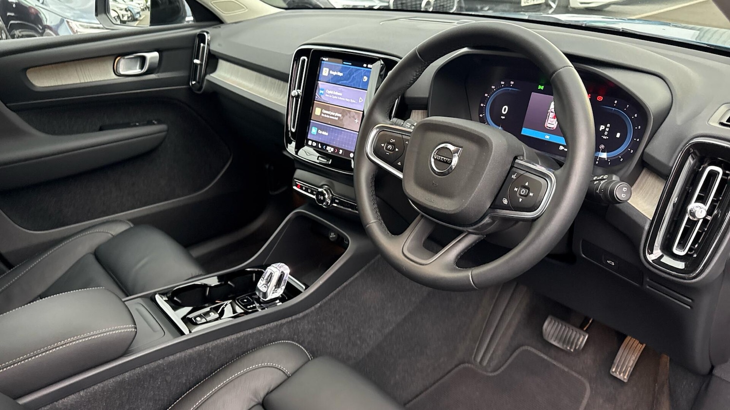 Used Volvo XC40 2023 for sale - 76071919: Photo 4