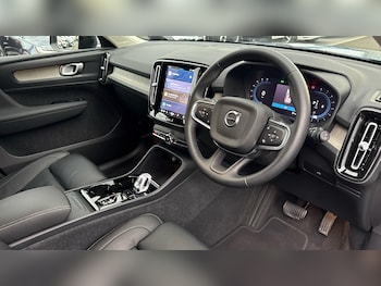 Used Volvo XC40 2023 for sale - 76071919: Photo 4