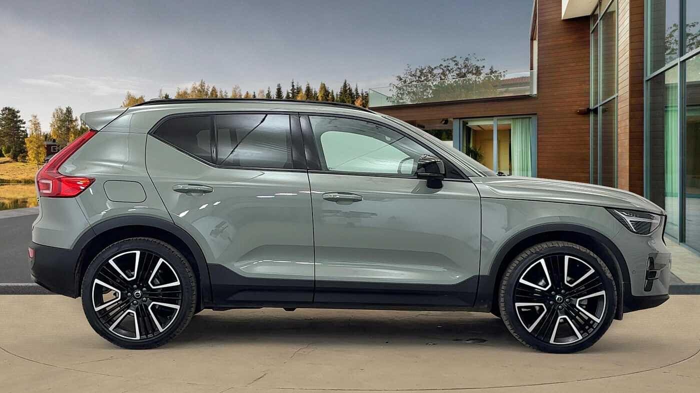 Used Volvo XC40 for sale - 76728269: Photo 2