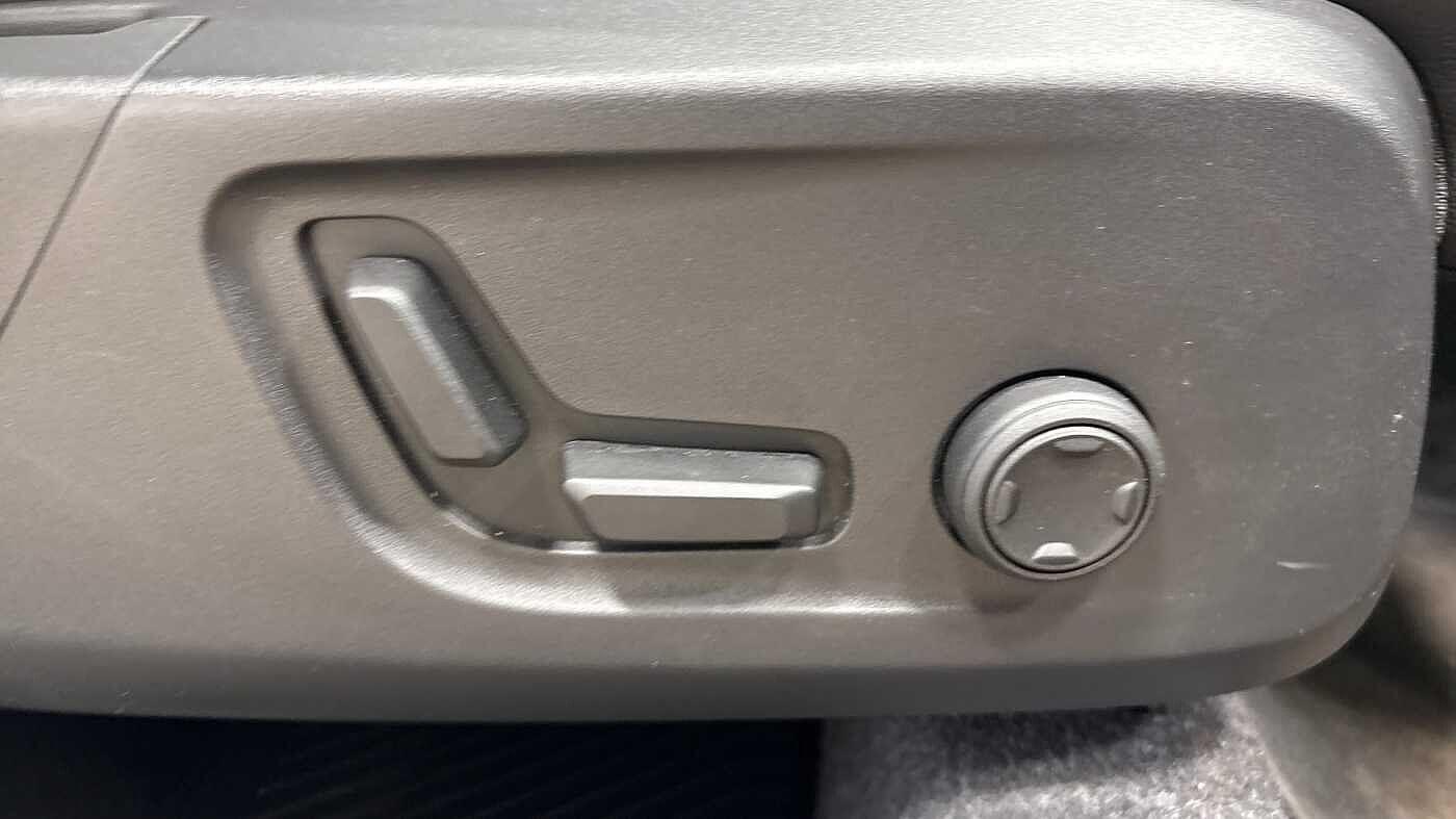 Used Volvo XC40 for sale - 76728269: Photo 25